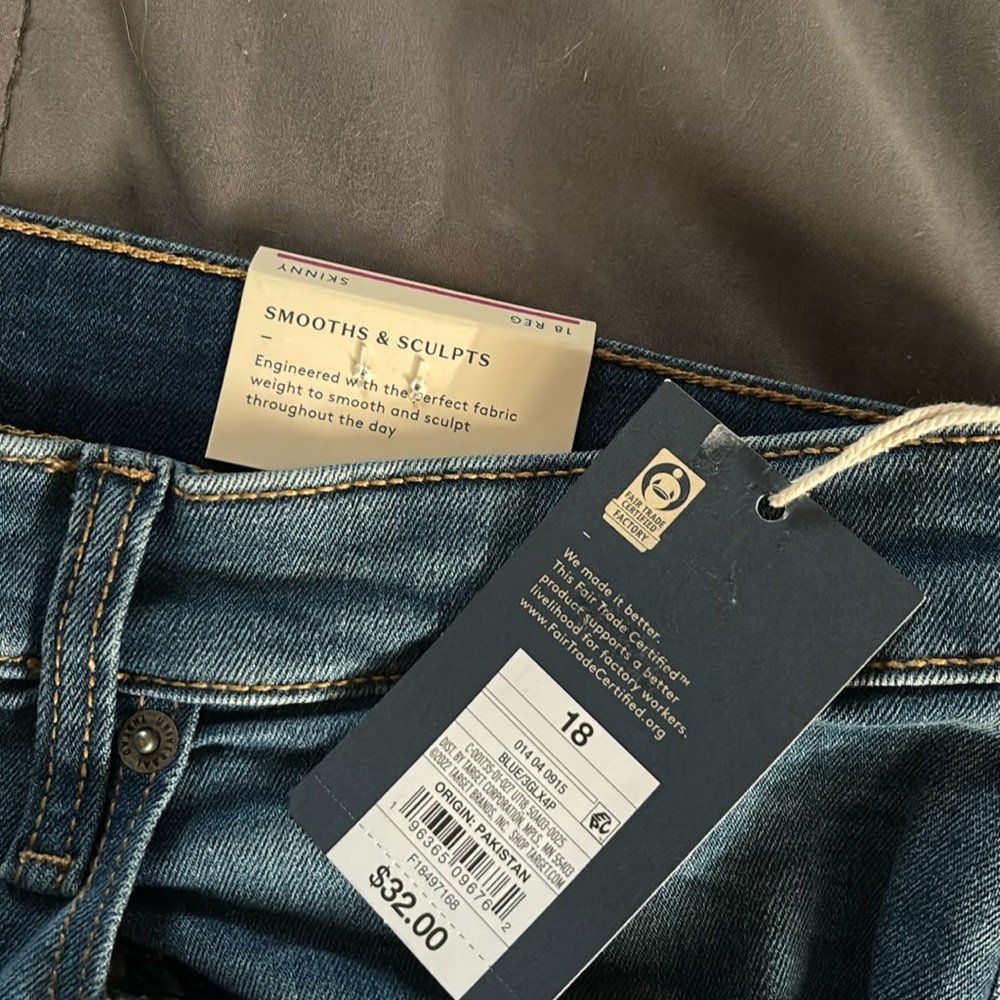 Color blocked jeans